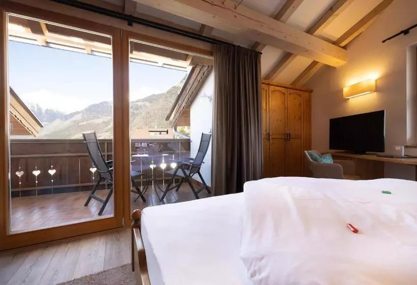 Отель Patriarch