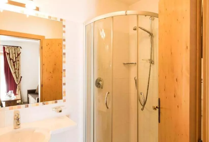 Отель Patriarch