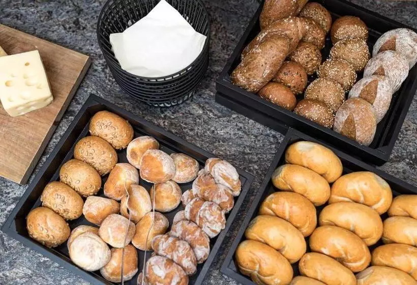 Отель Patriarch