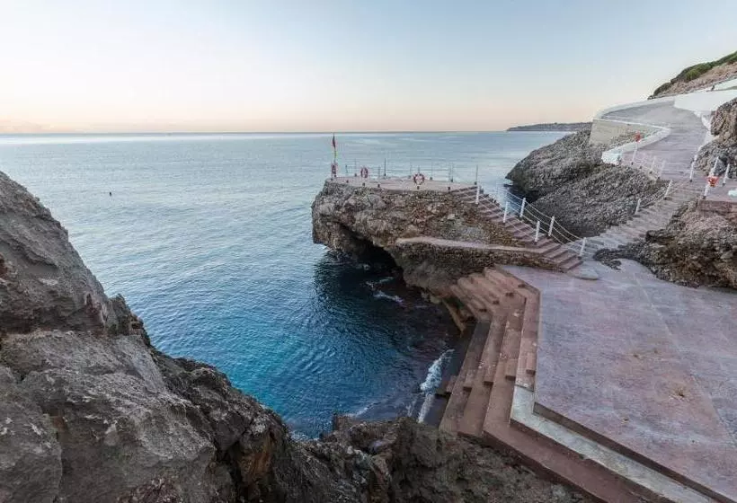 هتل Perla Del Golfo Resort