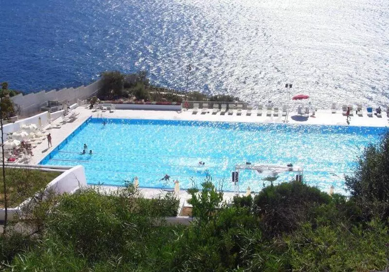 هتل Perla Del Golfo Resort