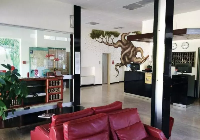 Lh Hotel Arca Street Art