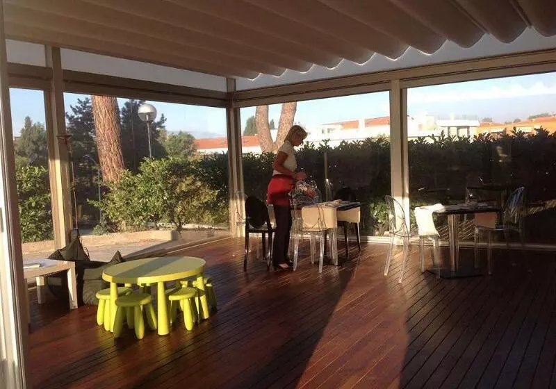 Lh Hotel Arca Street Art