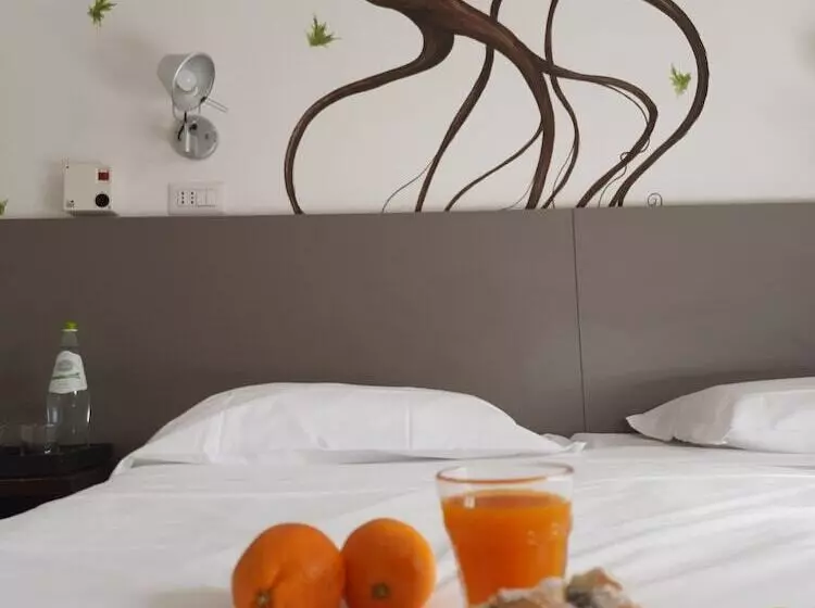 Lh Hotel Arca Street Art