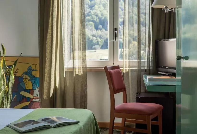 Lh Hotel Arca Street Art