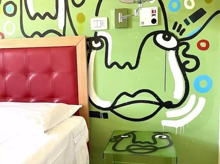 Lh Hotel Arca Street Art