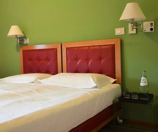 Lh Hotel Arca Street Art