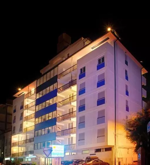 Отель Tourist Residence