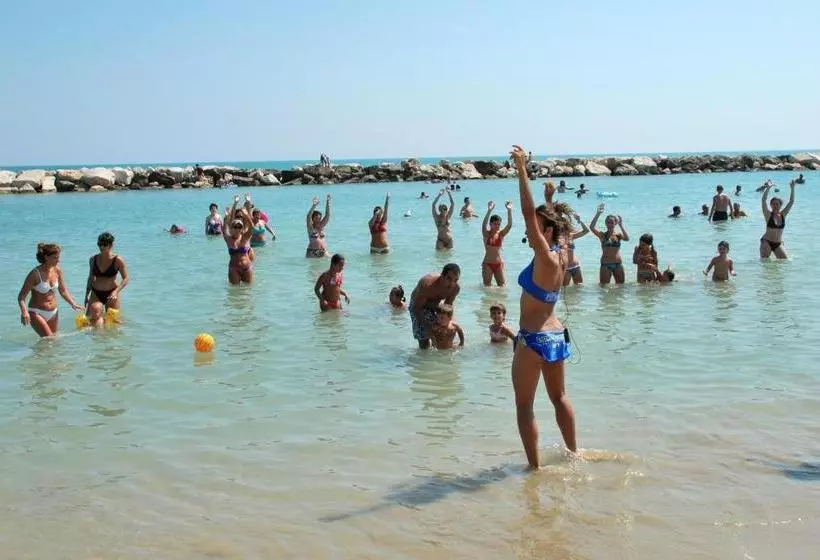 Отель Tourist Residence