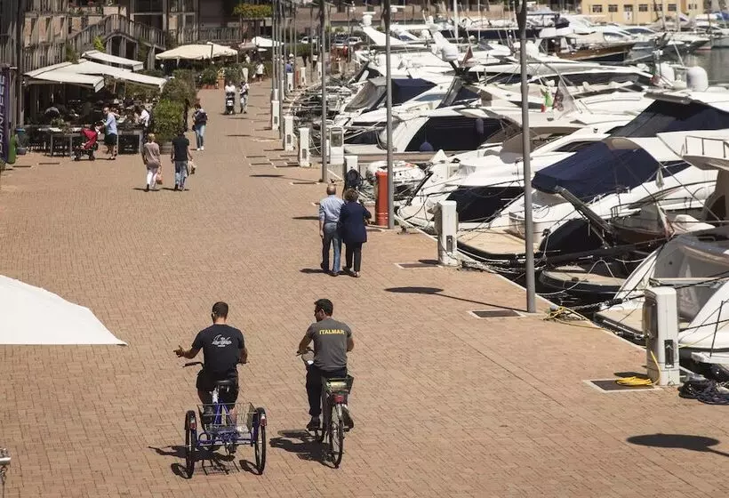 إقامة Coccodrillo Hotel & Apartments