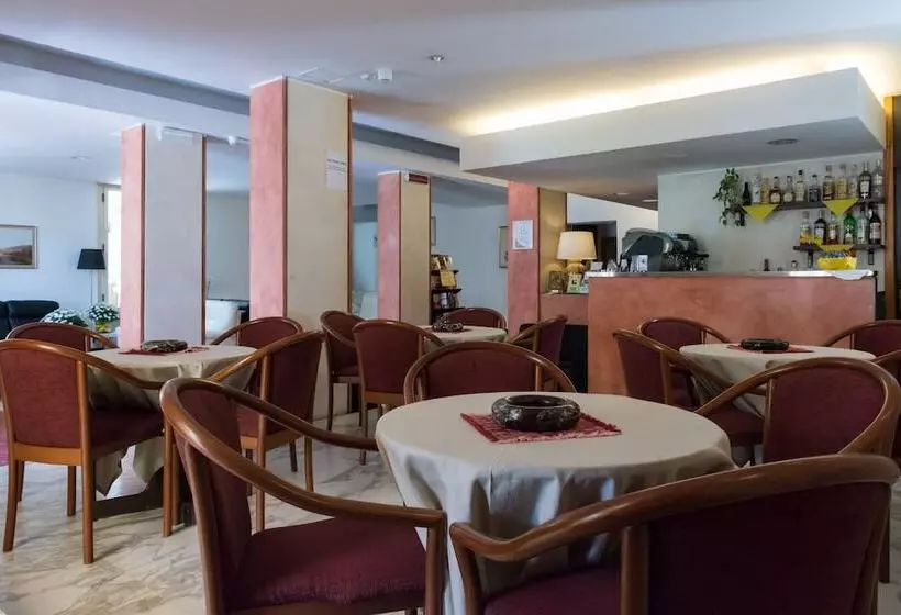 إقامة Coccodrillo Hotel & Apartments