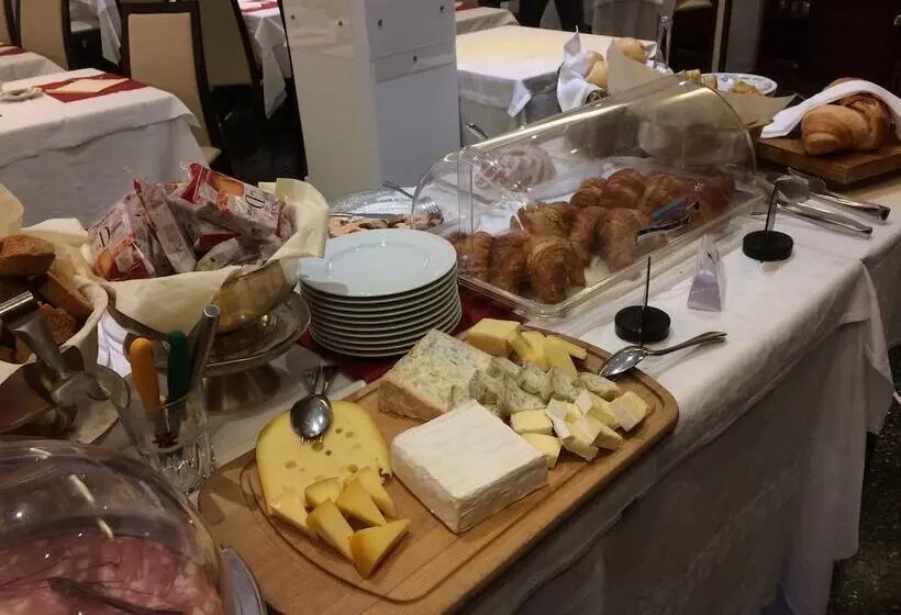 إقامة Coccodrillo Hotel & Apartments