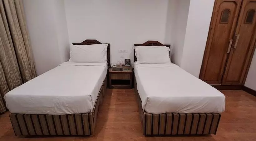 Отель Ambassador Pallava