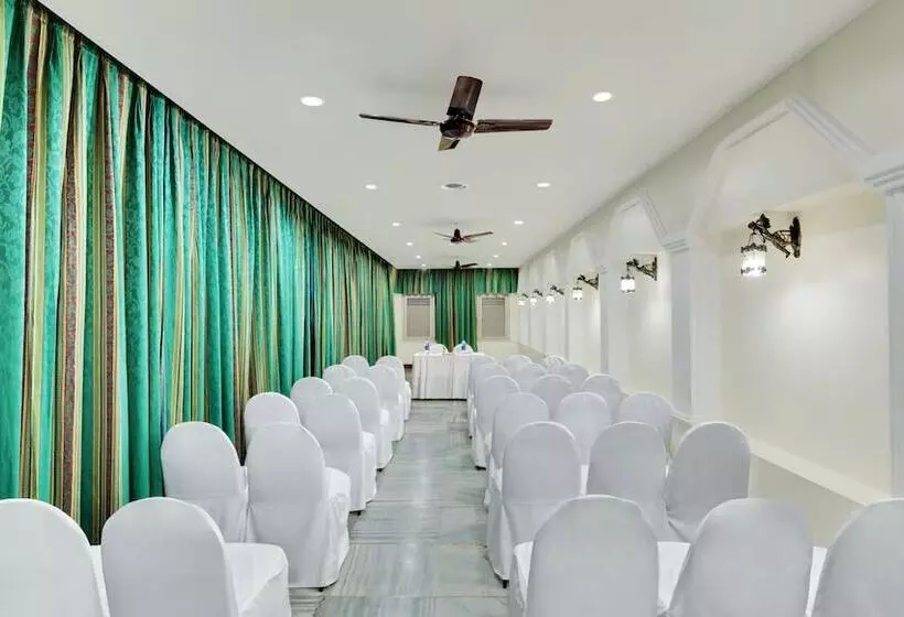 Отель Ambassador Pallava