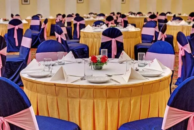 Отель Ambassador Pallava