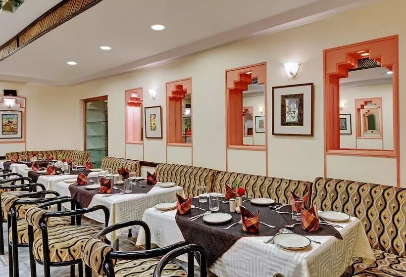 Отель Ambassador Pallava