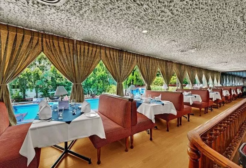 Отель Ambassador Pallava