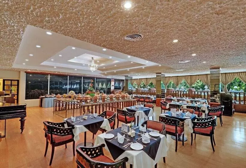 Отель Ambassador Pallava