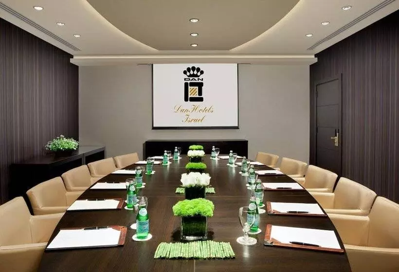 ホテル Dan Accadia Herzliya