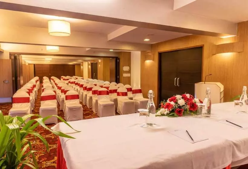 La Paz Gardens Beacon Hotel   Vasco Da Gama Goa