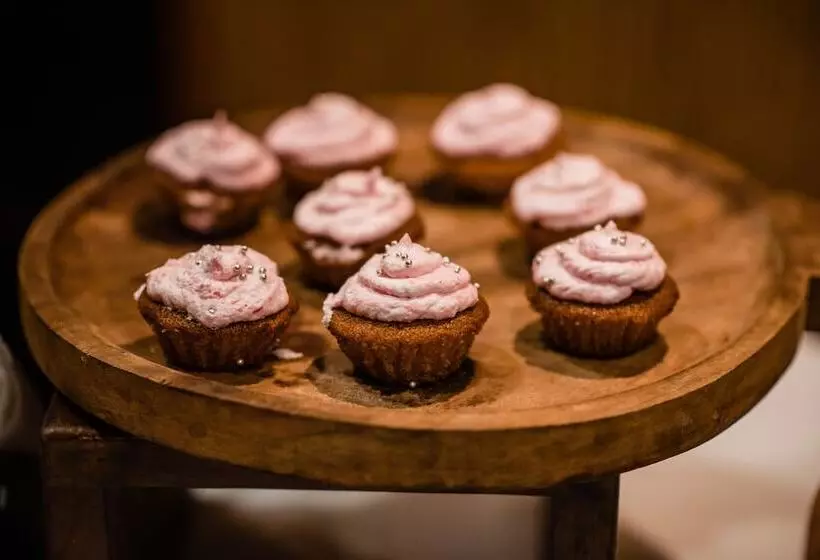 La Paz Gardens Beacon Hotel   Vasco Da Gama Goa