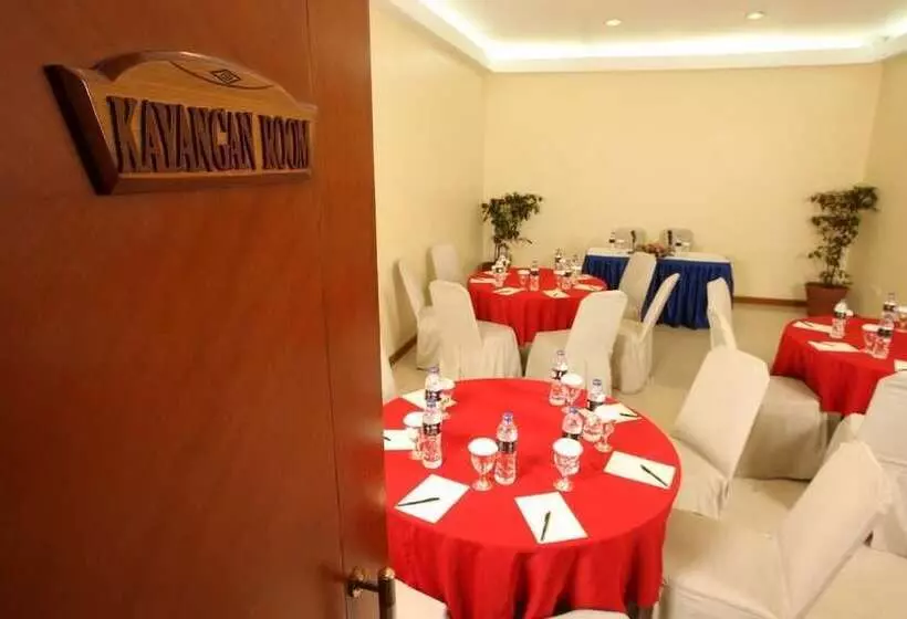 فندق Makassar Golden