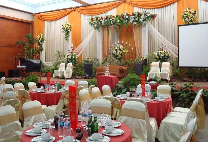 فندق Makassar Golden