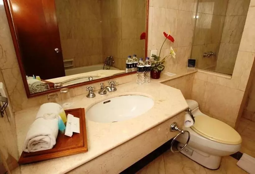 فندق Makassar Golden