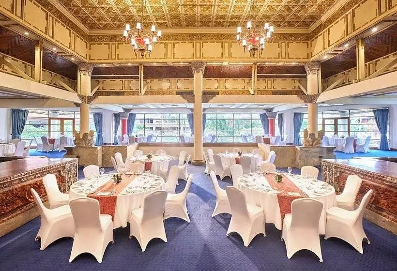 Nusa Dua Beach Hotel And Spa Handwritten Collection