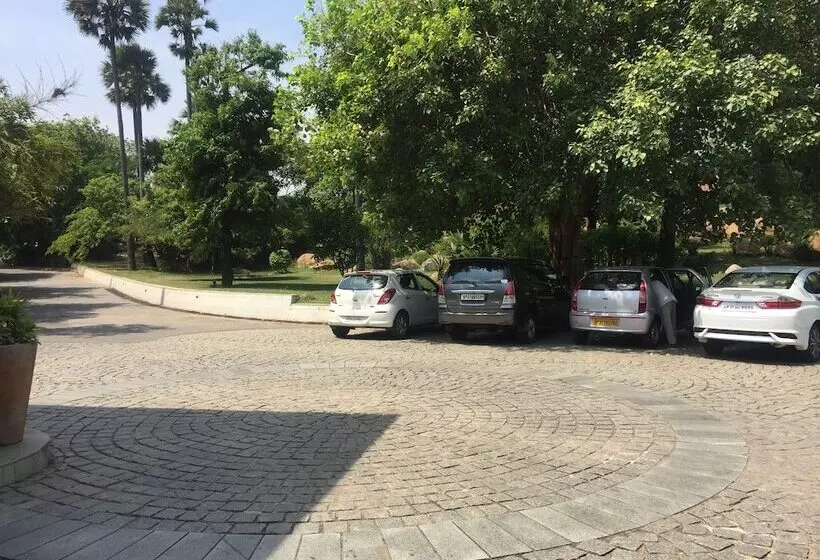 Отель The Park  Visakhapatnam