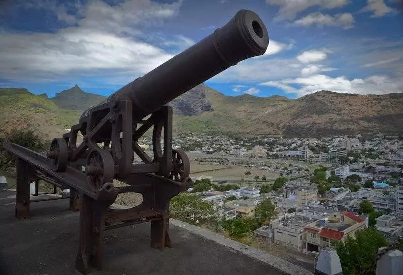 هتل Trou Aux Biches Beachcomber Golf Resort & Spa