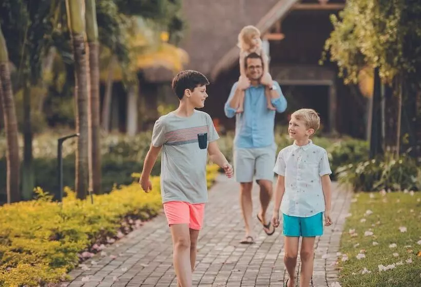 هتل Trou Aux Biches Beachcomber Golf Resort & Spa