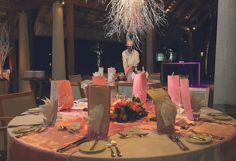 هتل Trou Aux Biches Beachcomber Golf Resort & Spa
