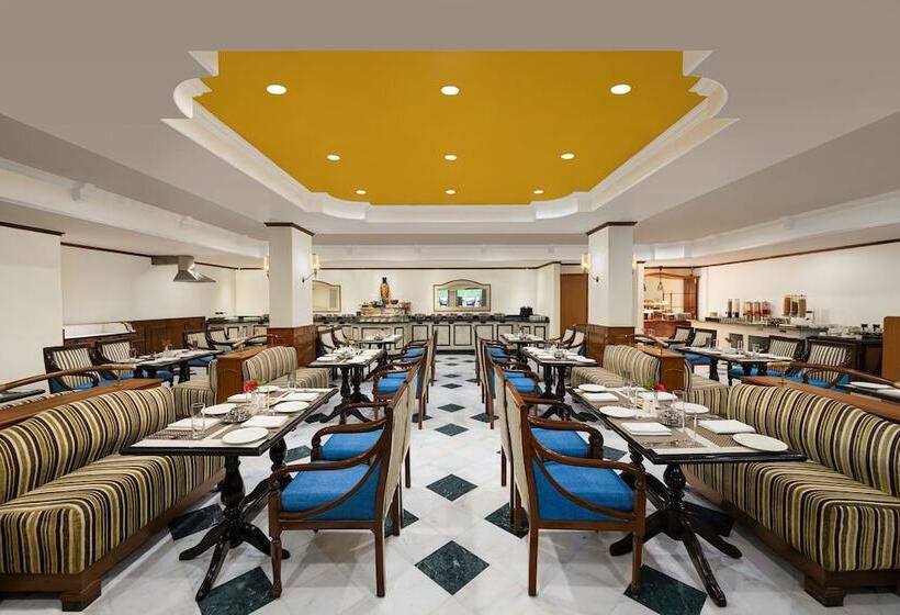 هتل V Sarovar Portico Mi Road Jaipur