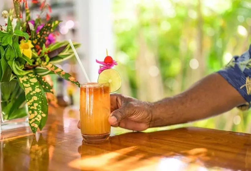 هتل Montpelier Plantation & Beach