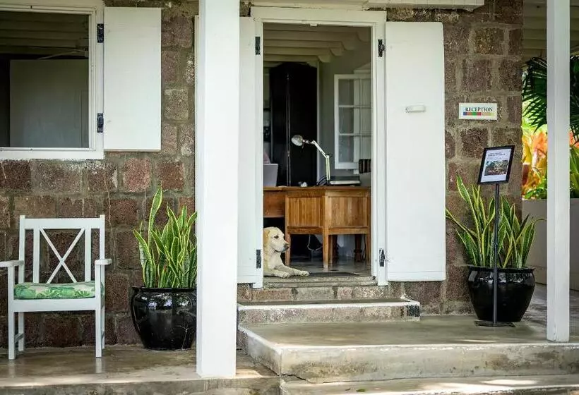 هتل Montpelier Plantation & Beach