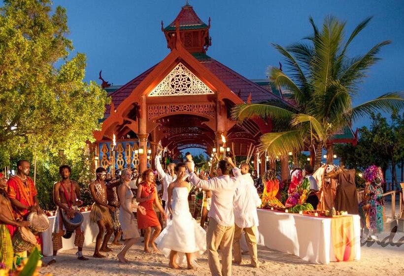 هتل Sandals Royal Caribbean   All Inclusive Couples Only