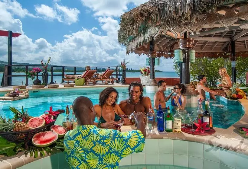 هتل Sandals Royal Caribbean All Inclusive Couples Only