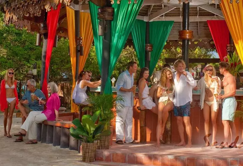 هتل Sandals Royal Caribbean All Inclusive Couples Only