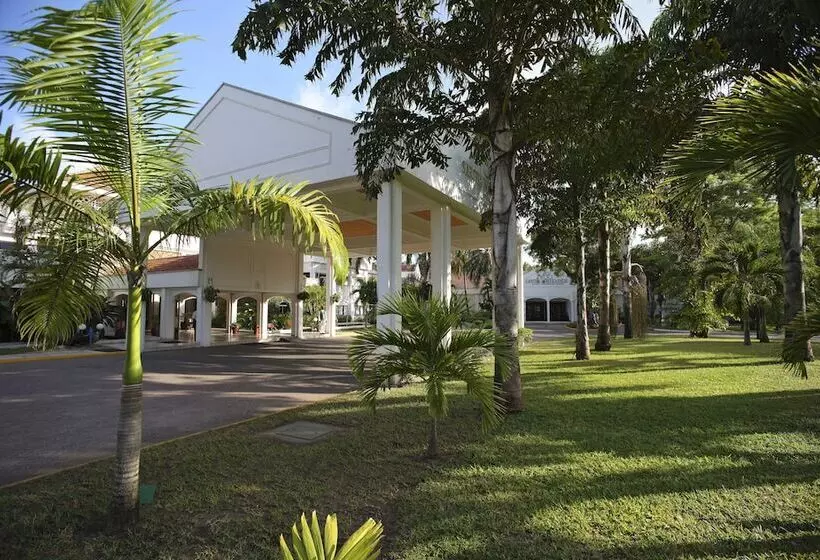 Sarova Whitesands Beach Resort & Spa