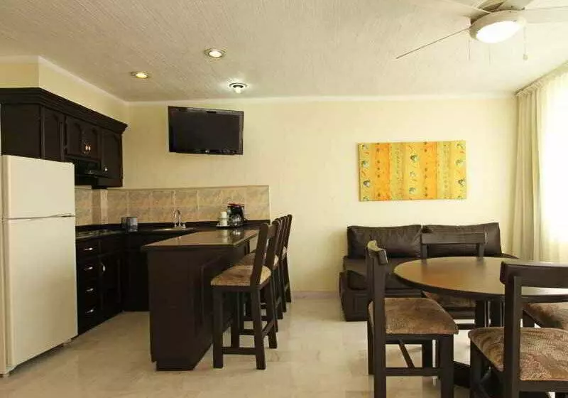 ホテル Aguamarina