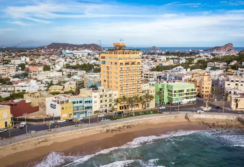 Отель Best Western Posada Freeman