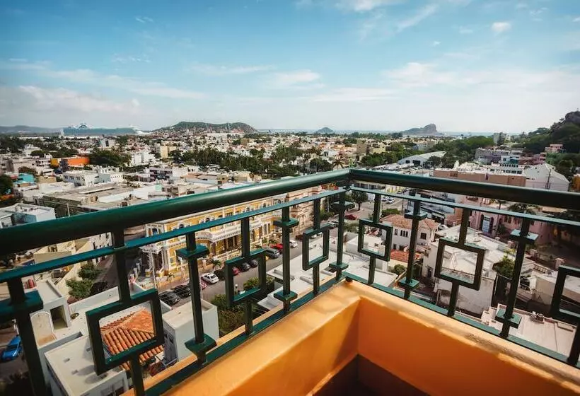 Отель Best Western Posada Freeman