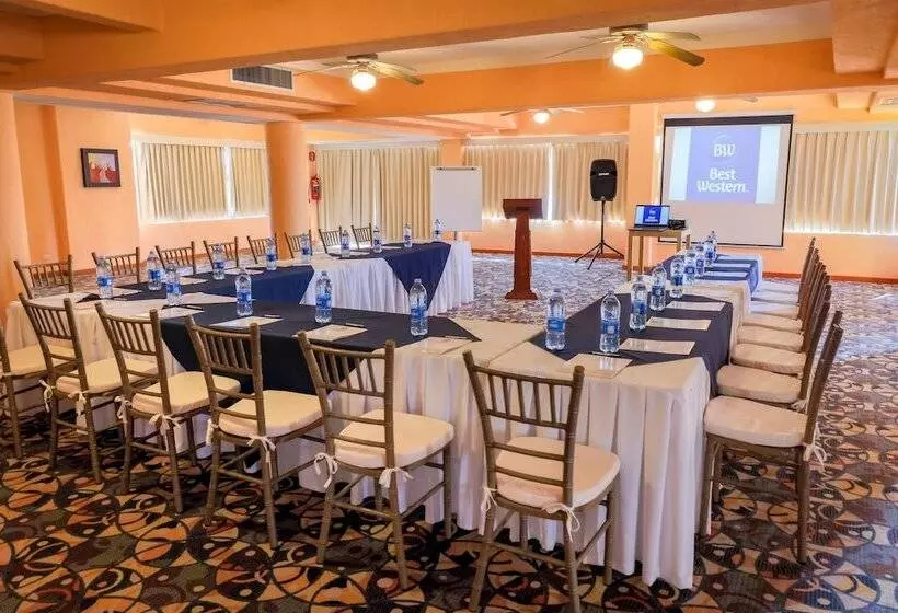 Отель Best Western Posada Freeman