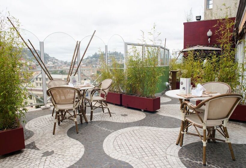 ホテル Hôtel Colbert   Spa & Casino