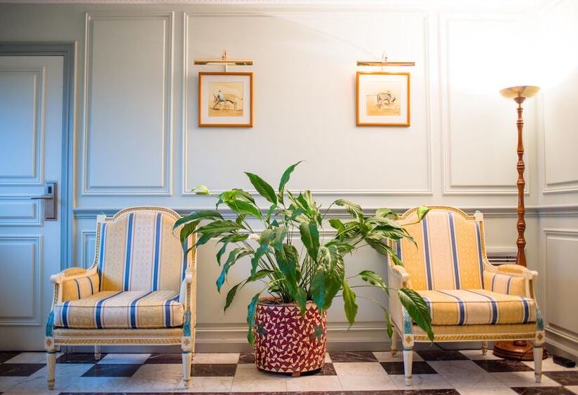 ホテル Hôtel Colbert   Spa & Casino