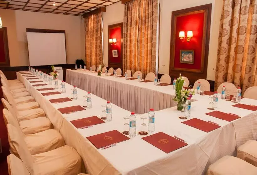 فندق Hôtel Colbert   Spa & Casino