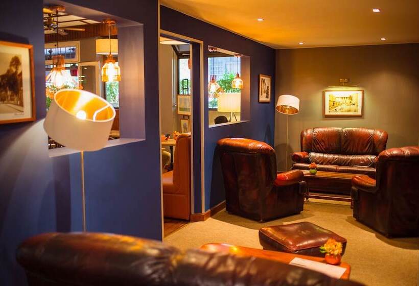 ホテル Hôtel Colbert   Spa & Casino