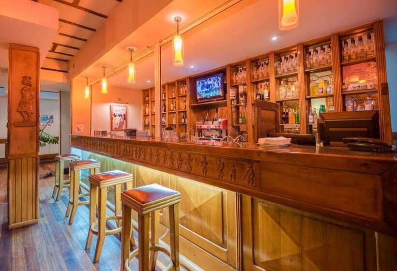 ホテル Hôtel Colbert   Spa & Casino