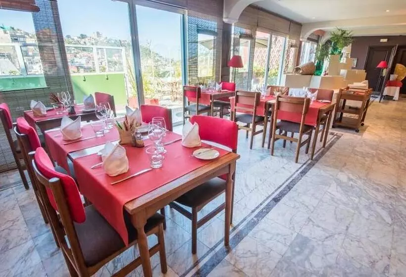 فندق Hôtel Colbert   Spa & Casino